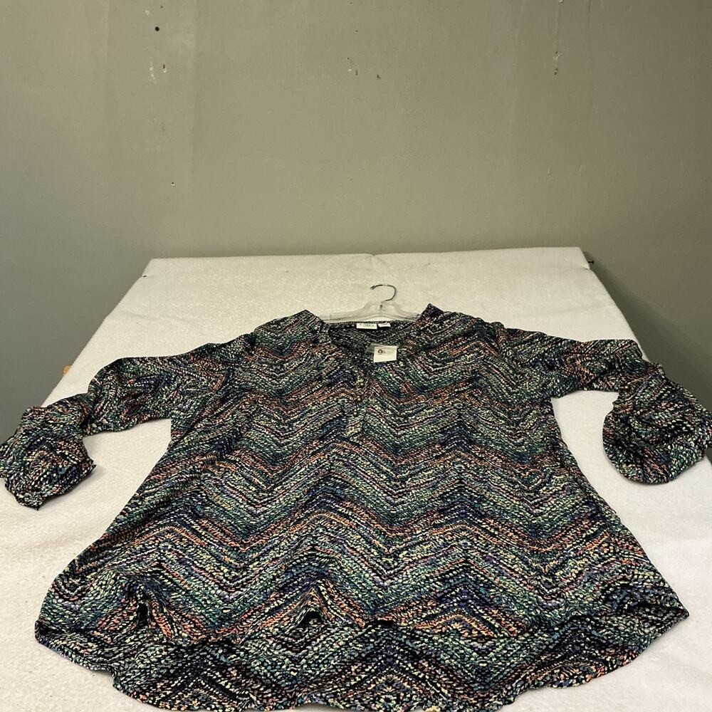 Cato Women’s Pullover And Button Colored Blouse Sz 18/20W NWT. 3534